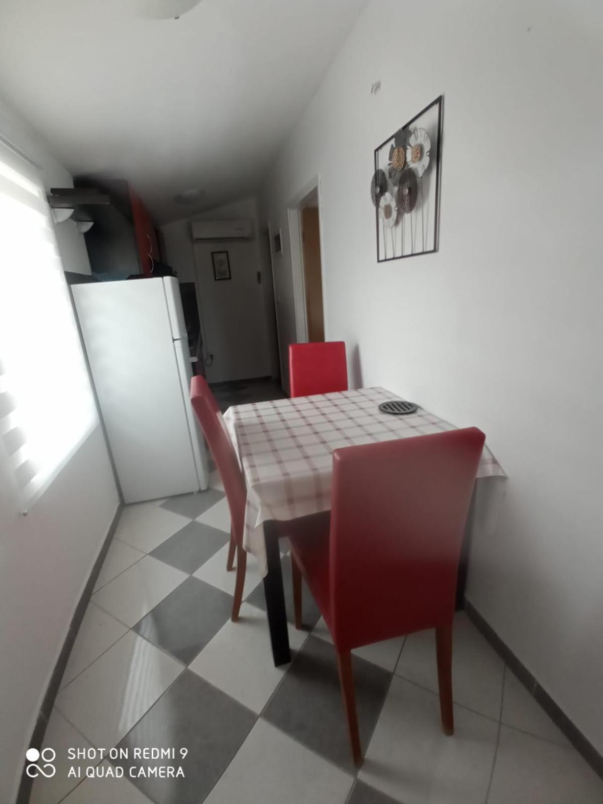 Apartmani Andelo, Tommy, Leon Бибинье Экстерьер фото