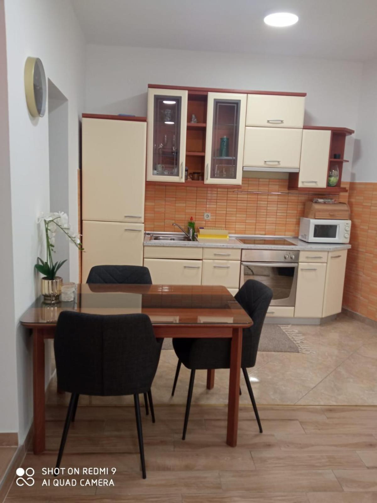 Apartmani Andelo, Tommy, Leon Бибинье Экстерьер фото