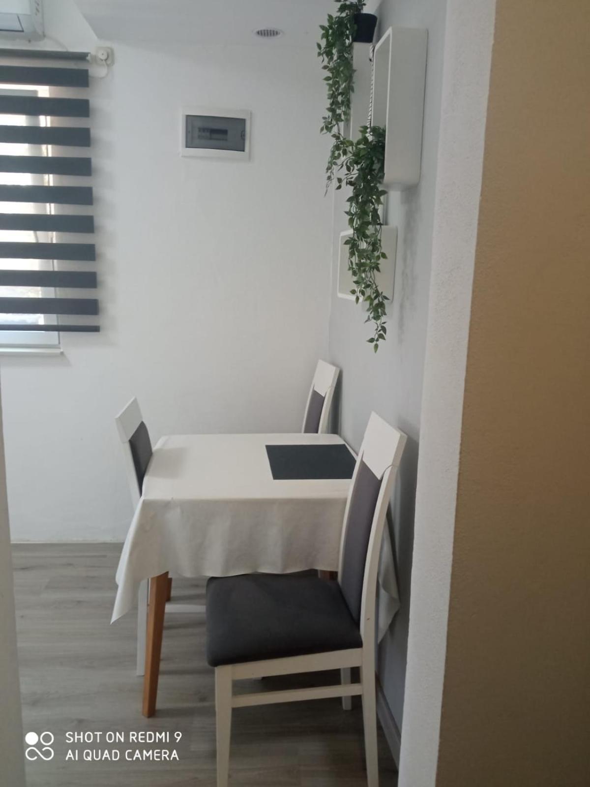 Apartmani Andelo, Tommy, Leon Бибинье Экстерьер фото
