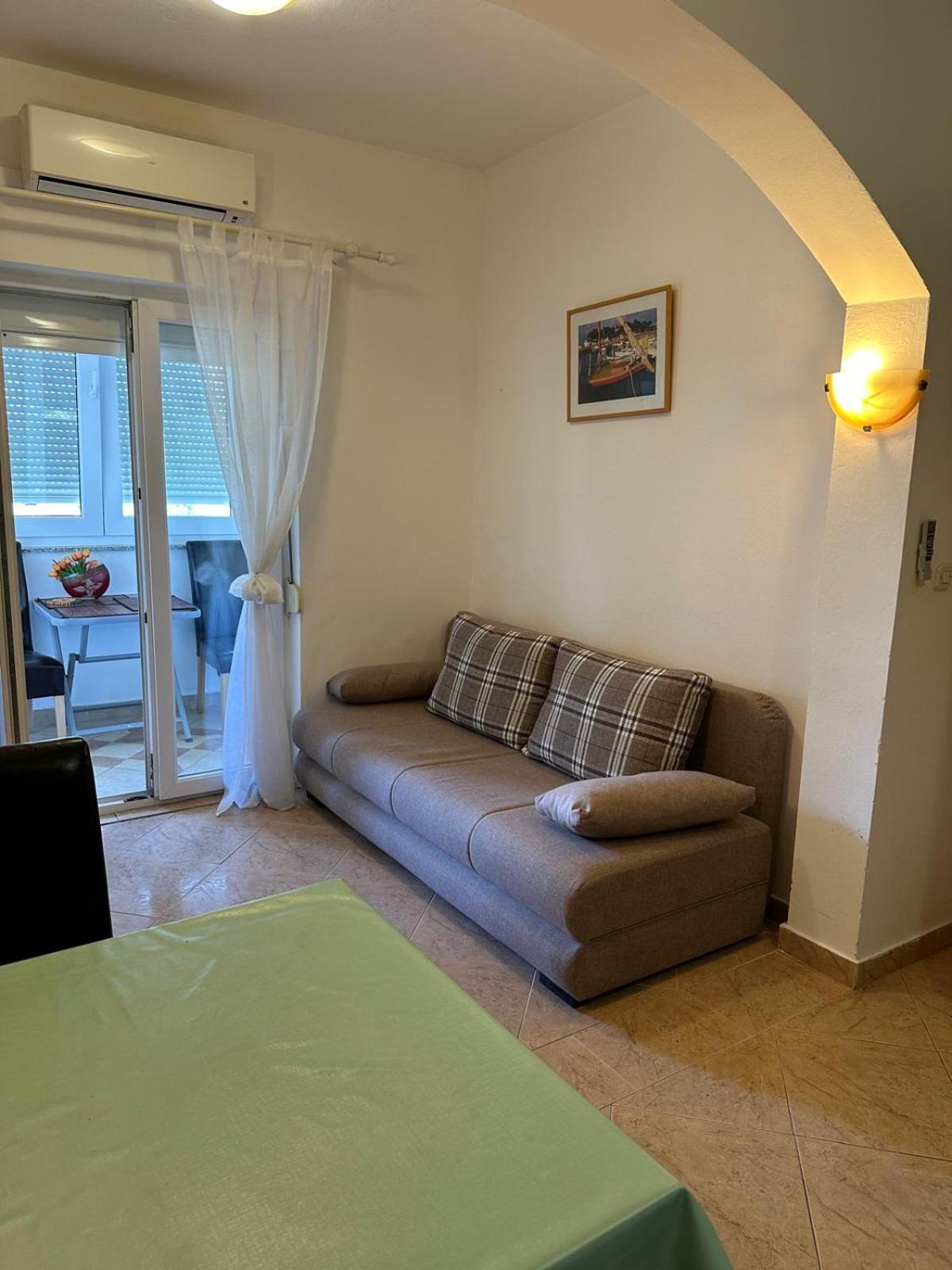 Apartmani Andelo, Tommy, Leon Бибинье Экстерьер фото