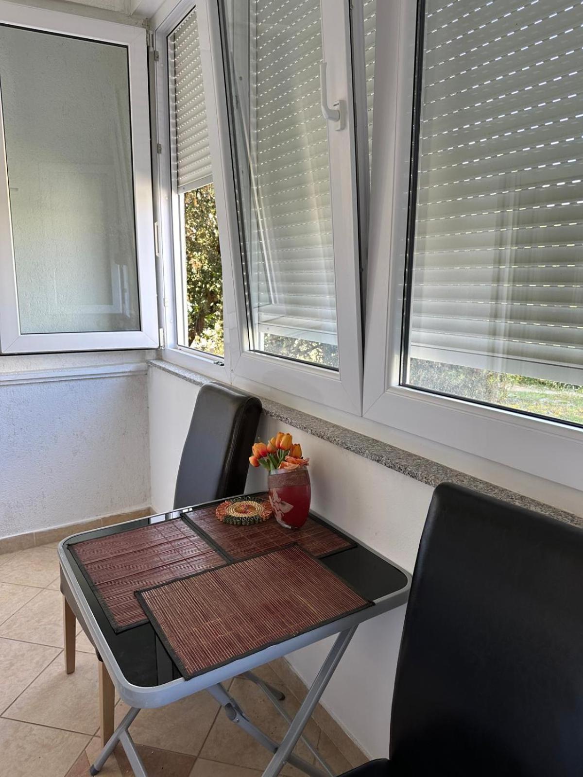 Apartmani Andelo, Tommy, Leon Бибинье Экстерьер фото