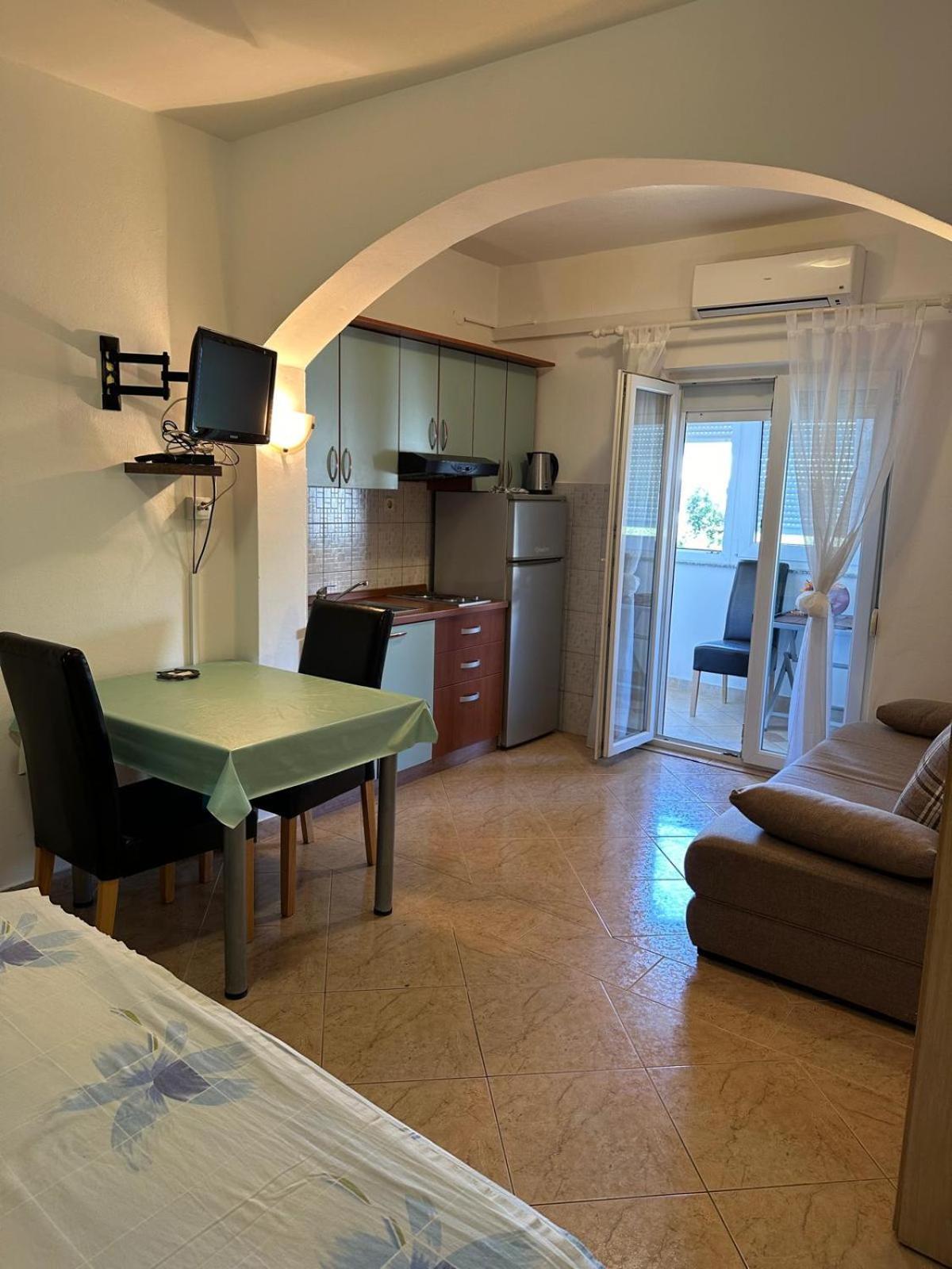 Apartmani Andelo, Tommy, Leon Бибинье Экстерьер фото
