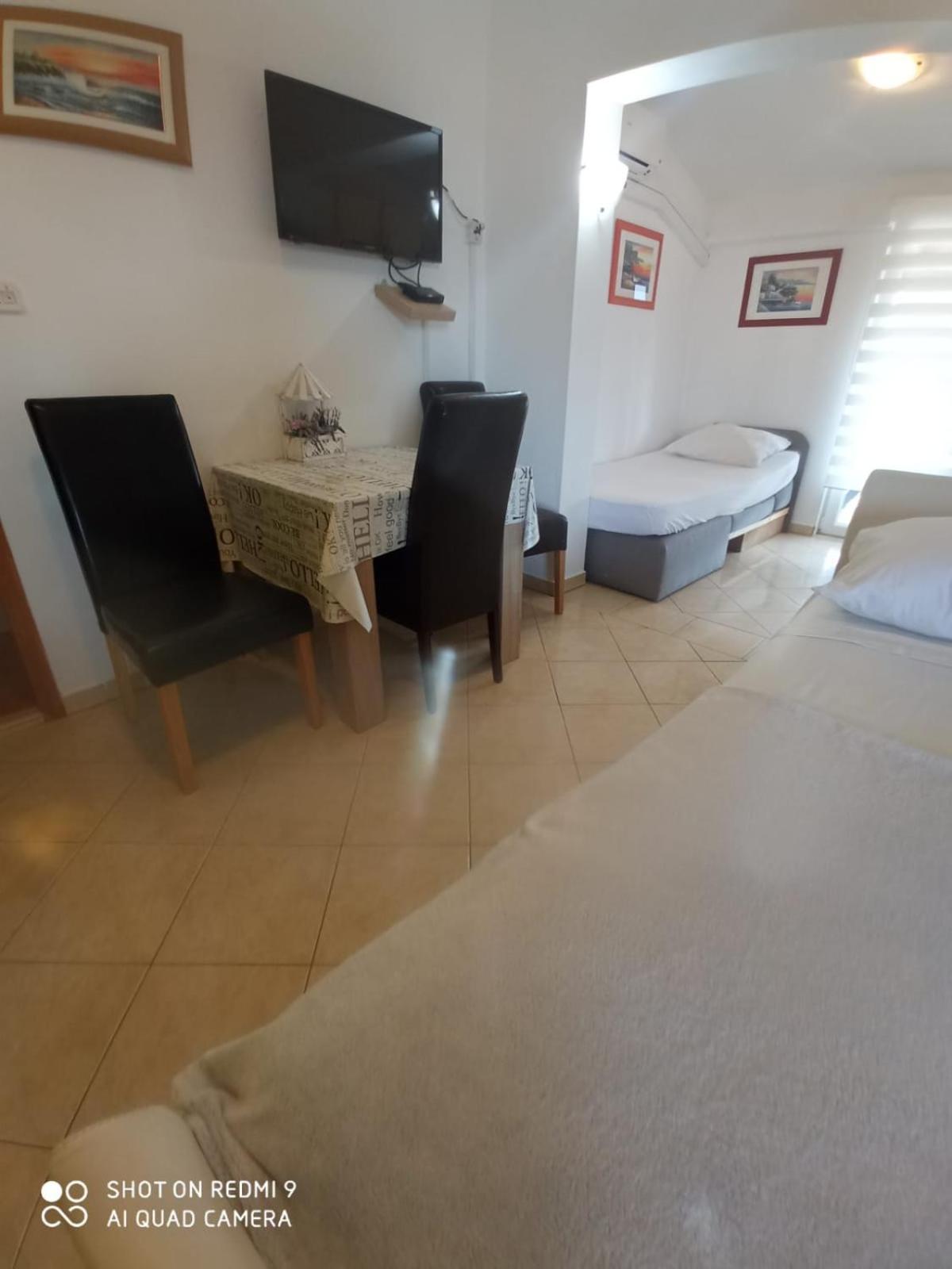 Apartmani Andelo, Tommy, Leon Бибинье Экстерьер фото
