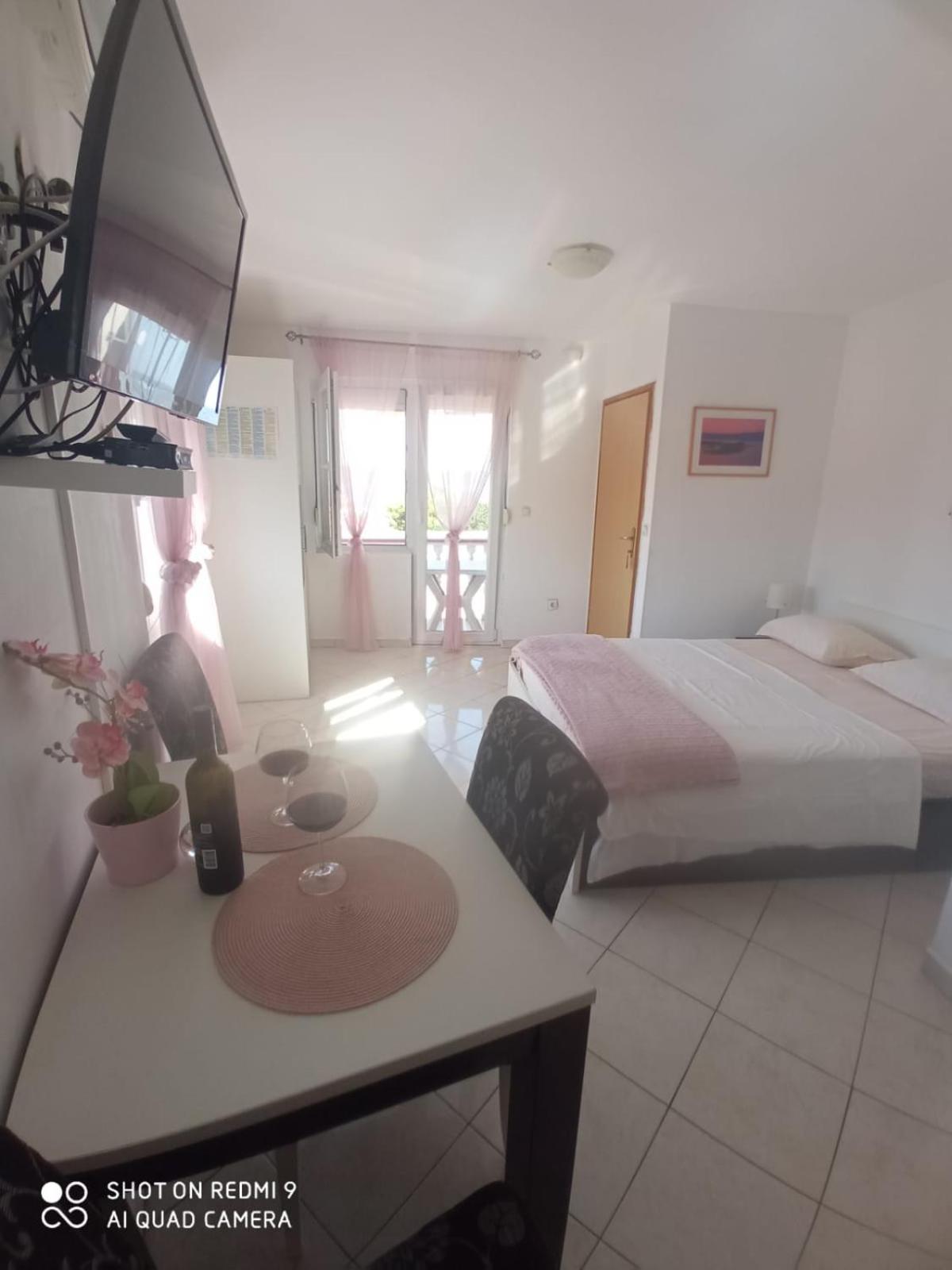 Apartmani Andelo, Tommy, Leon Бибинье Экстерьер фото